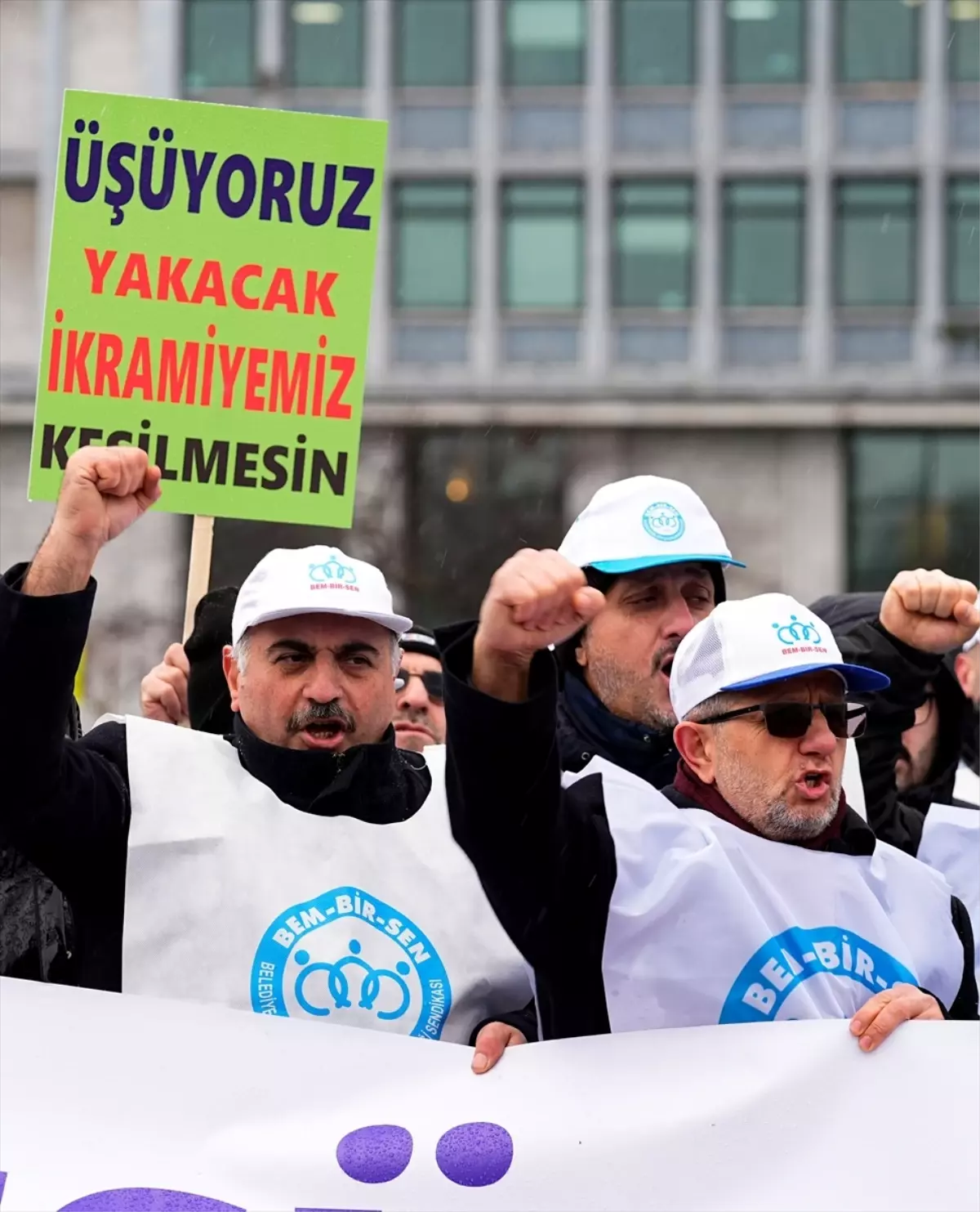 İBB Çalışanları İkramiye Görüşmelerinde Anlaşmazlık Nedeniyle Eylem Başlattı