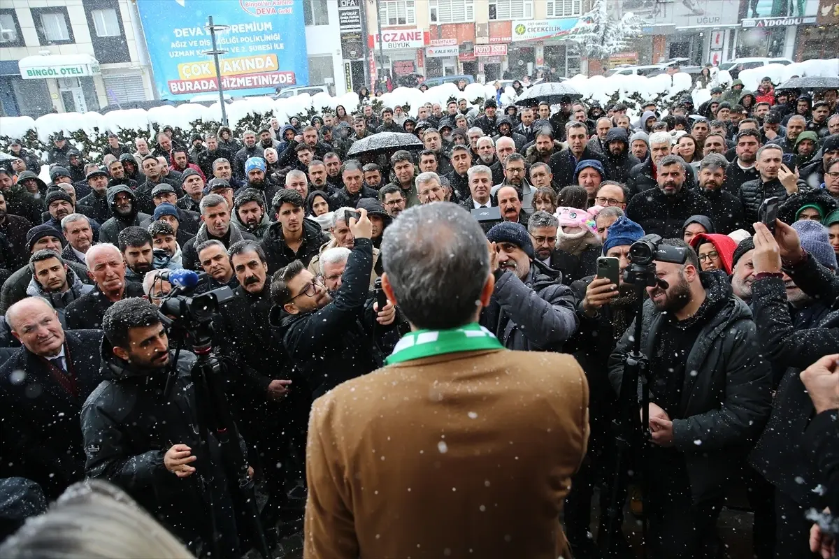 Bingöl'den Yalova'ya Yeni Vali Ahmet Hamdi Usta'nın Kar Yağışlı Veda Töreni