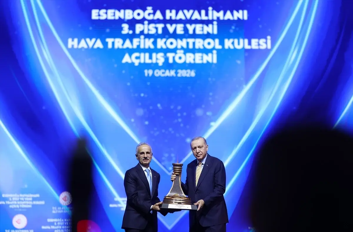 Cumhurbaşkanı Erdoğan, Esenboğa Havalimanı’nın 3. Pisti ve Yeni Kulesinin Açılışında Türkiye’nin Uçuş Ağı Hedefini Vurguladı