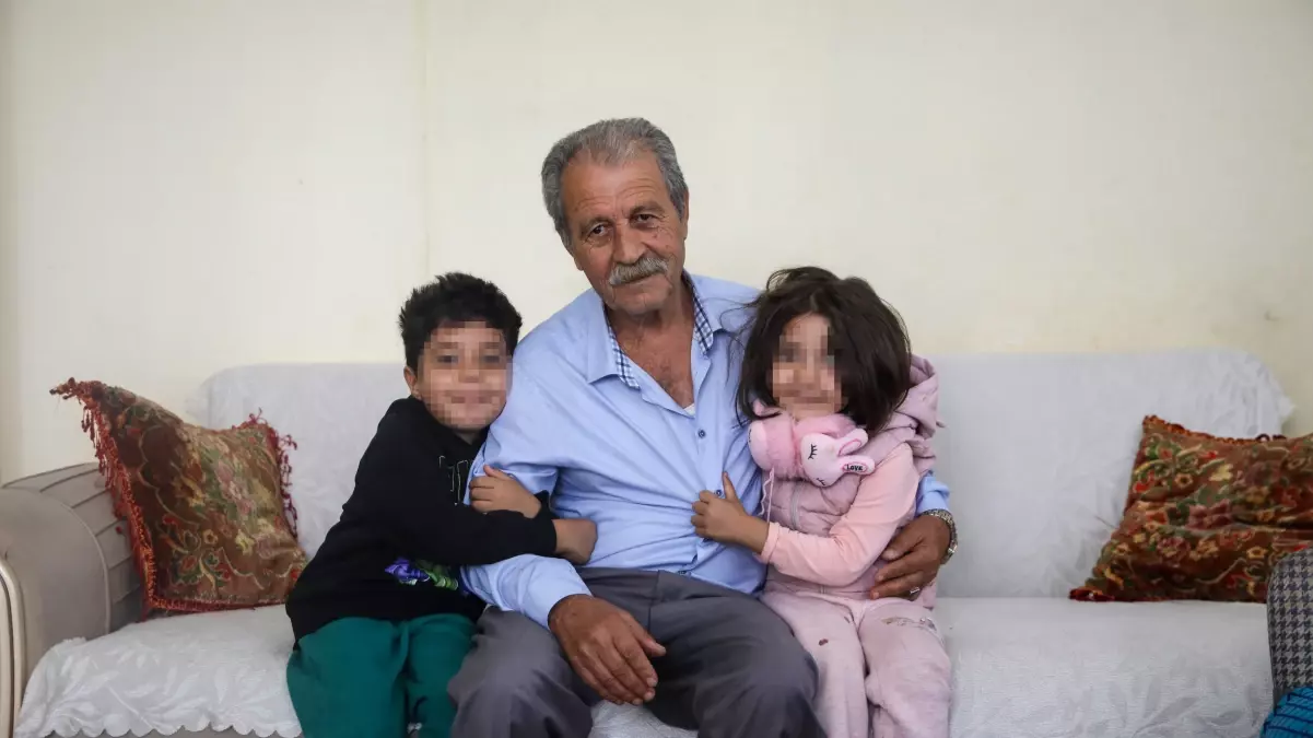 Kadri Dede ve Torunları Yeni Evlerine Yerleşti