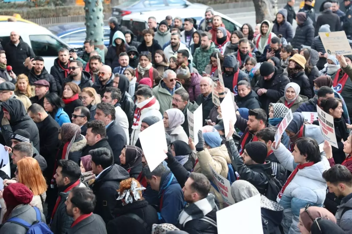 Eğitim-Bir-Sen, Atama Bekleyen Öğretmenlerin Mülakat Sorunlarına Destek Açıklaması Yaptı