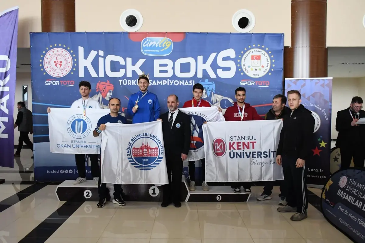 İstanbul Kent Üniversitesi Kick Boks Takımı Türkiye Şampiyonasında Üçüncülük Kazandı