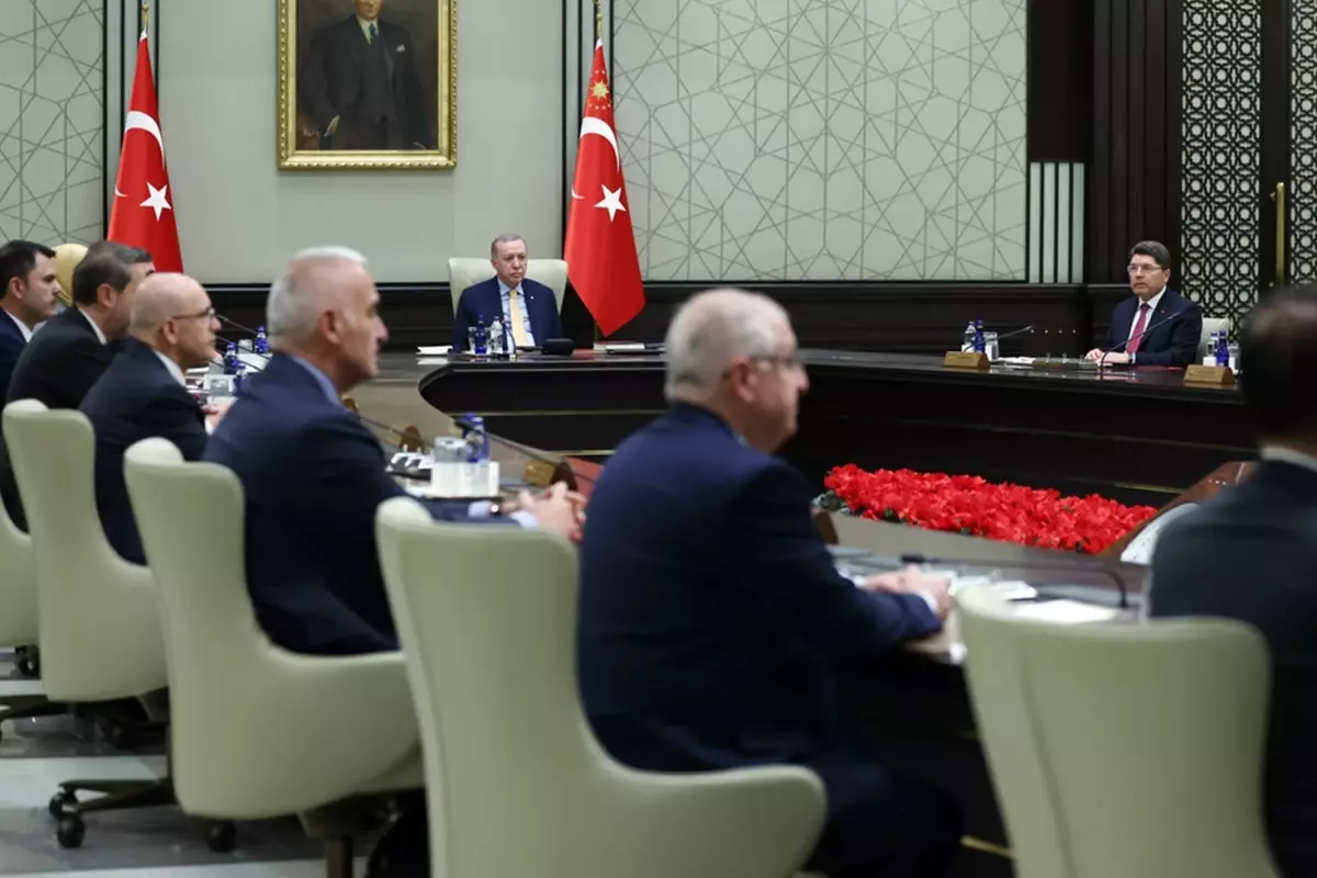 Kabine Toplantısı Başladı: Terörsüz Türkiye ve Bölgesel Gelişmeler Gündemde