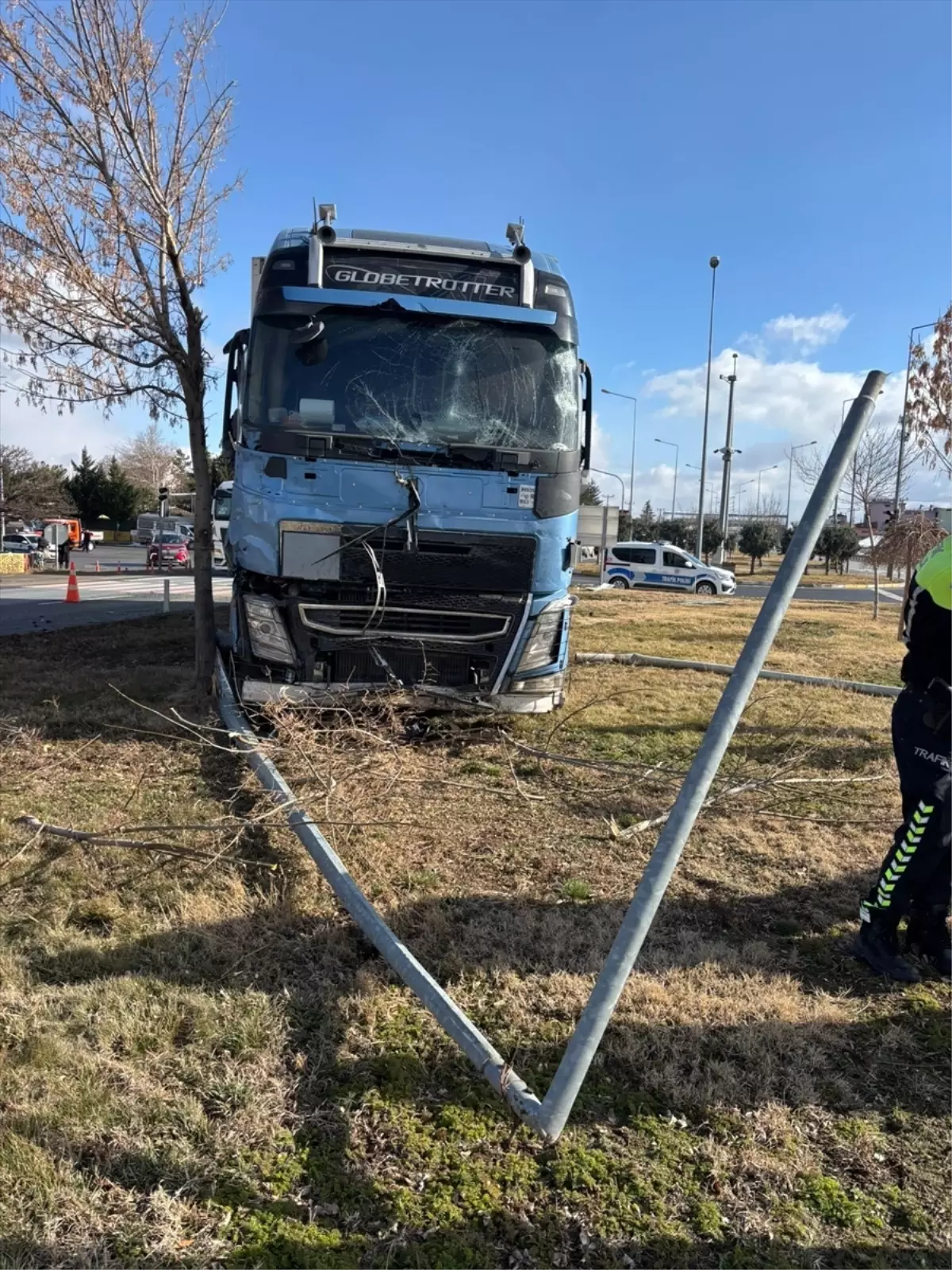 Konya’da Otomobil ve Kamyon Çarpışması: Sürücü Hayatını Kaybetti