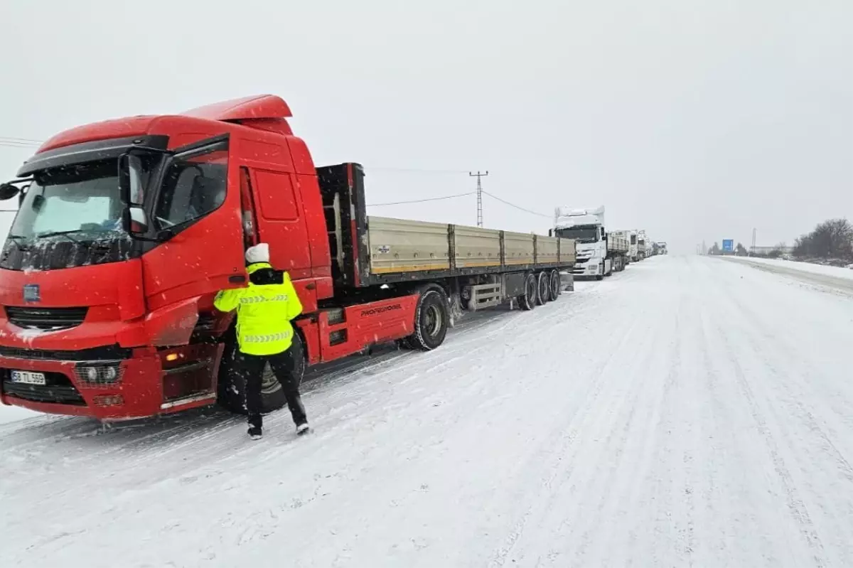 Malatya’da Şiddetli Kar ve Buzlanma Nedeniyle Motosiklet Trafiğine Geçici Yasak