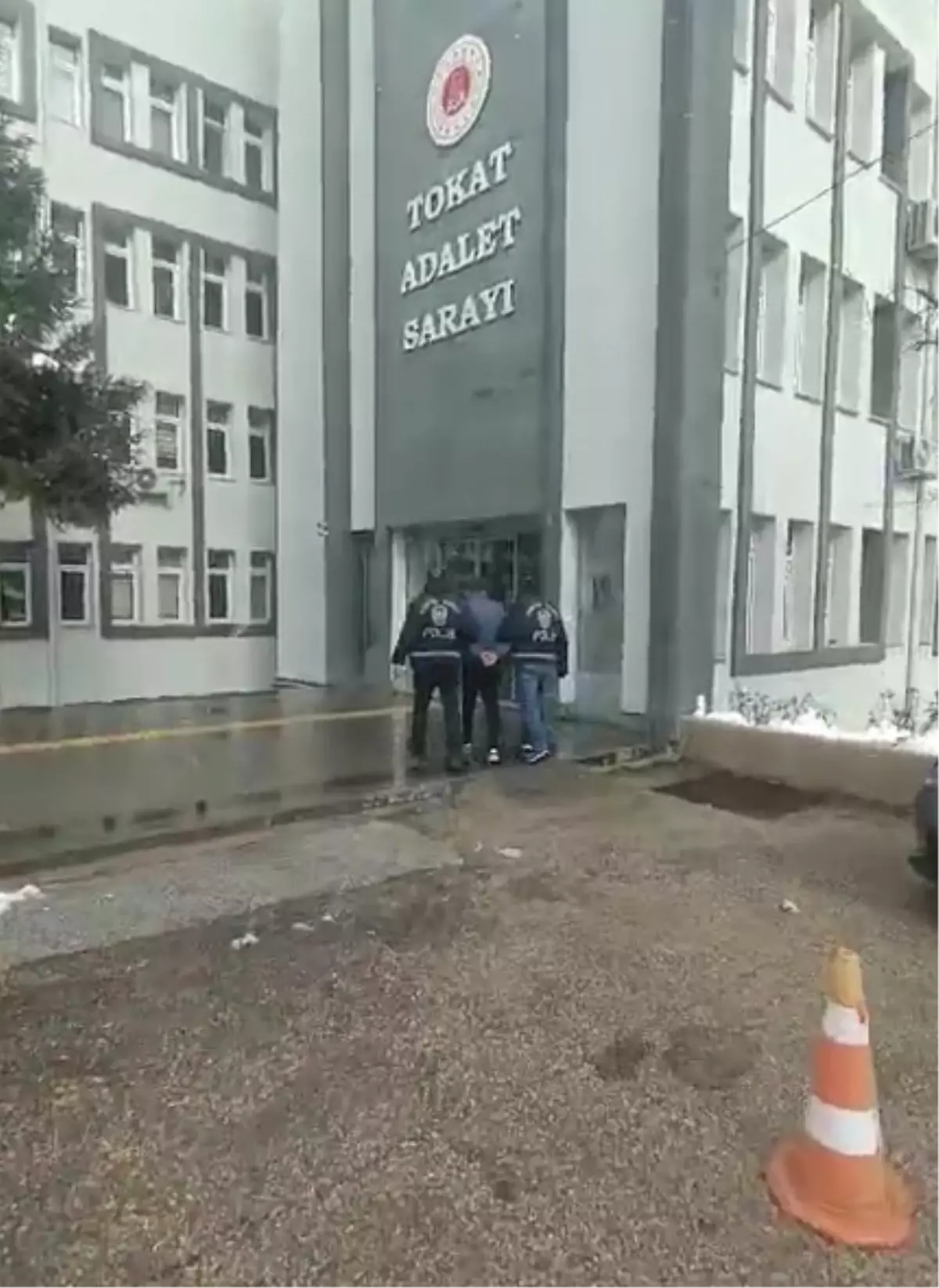 Tokat'ta 33 Yıl Hapis Cezalı Firarın Polis Operasyonu ile Yakalanması