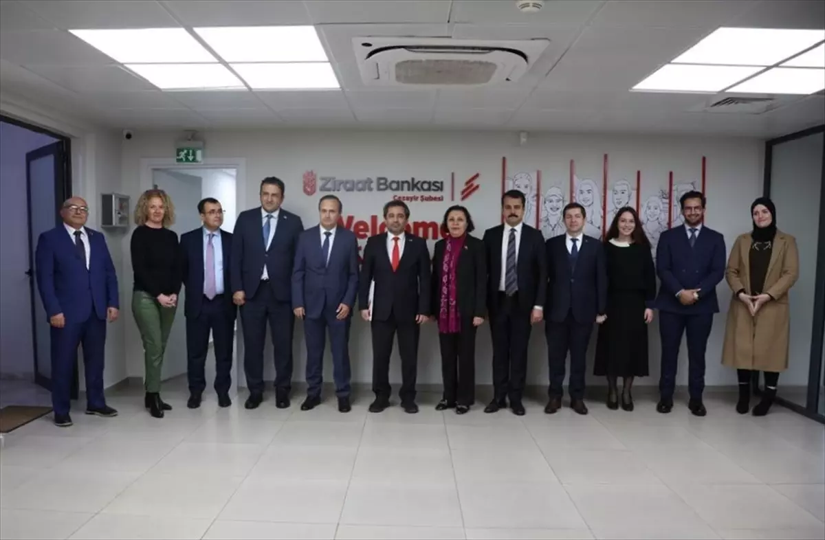 Türkiye'nin Büyükelçisi Küçükyılmaz, Ziraat Bankası'nda Cezayir'de Hesap Açtı