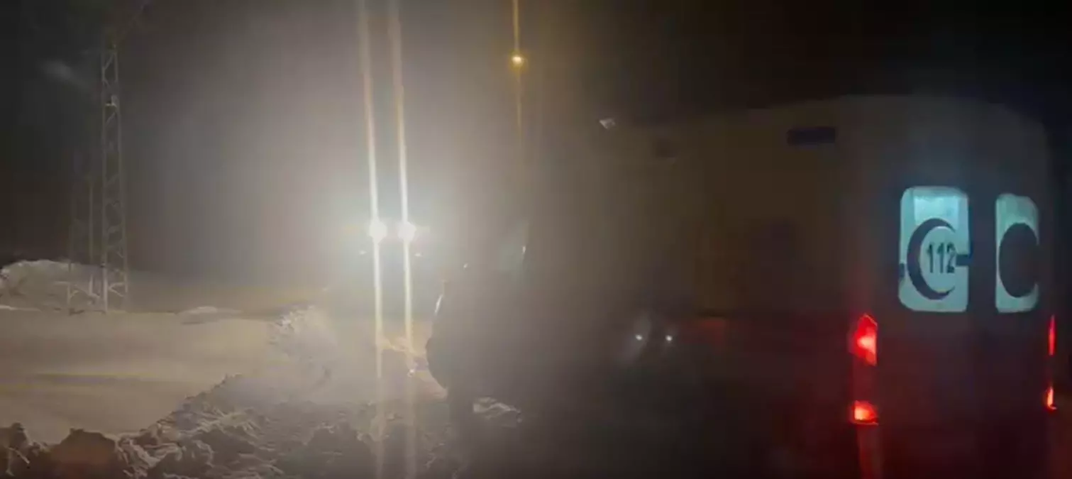 Kars'ta Karla Kapalı Köyde 90 Yaşındaki Hastanın Kurtarılması