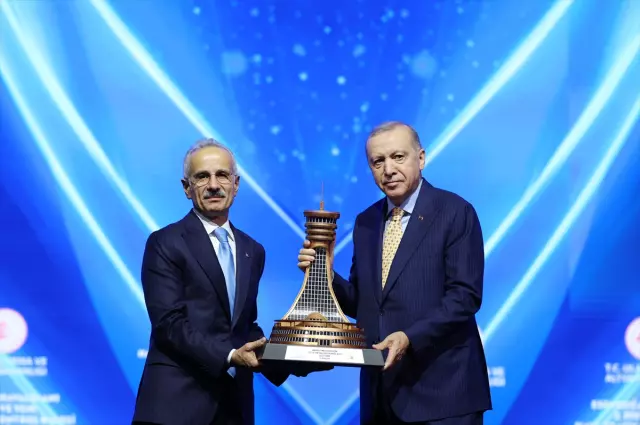 Kontrol kulesi panoraması