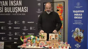 Atölye çalışması sırasında gençler ve ustalar