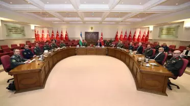 Anlaşma metni imzalanıyor