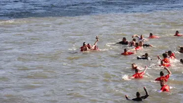 Epifani Bayramı kutlama kalabalığı