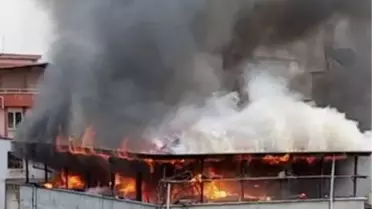 Yangın anında binanın çatı katı