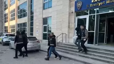 Operasyon sırasında ele geçirilen silah ve senetler