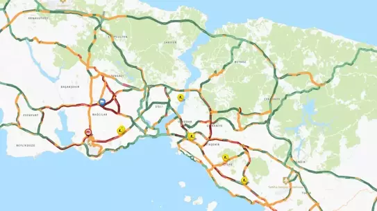 Kar küreme ekipleri İstanbul’da çalışıyor