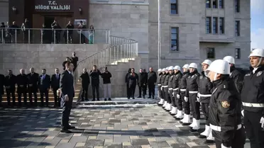 Nedim Akmeşe valilik binasında