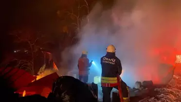 Yangın sonrası yanmış evler ve samanlık