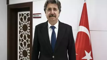 Rektör Yılmaz fotoğraf incelemesi