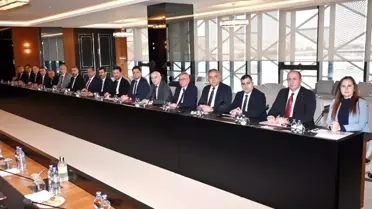 Greve hazırlık yapan işçiler