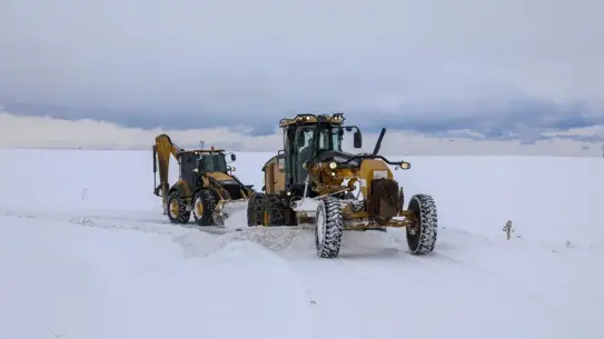 Van’da kar temizleme ekipleri çalışıyor