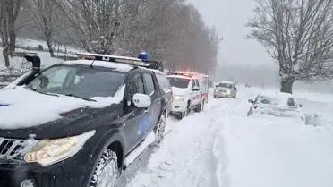 Kar altında mahsur kalan kişilerin görüntüsü
