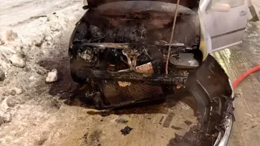 Yozgat'ta yangın çıkan otomobil