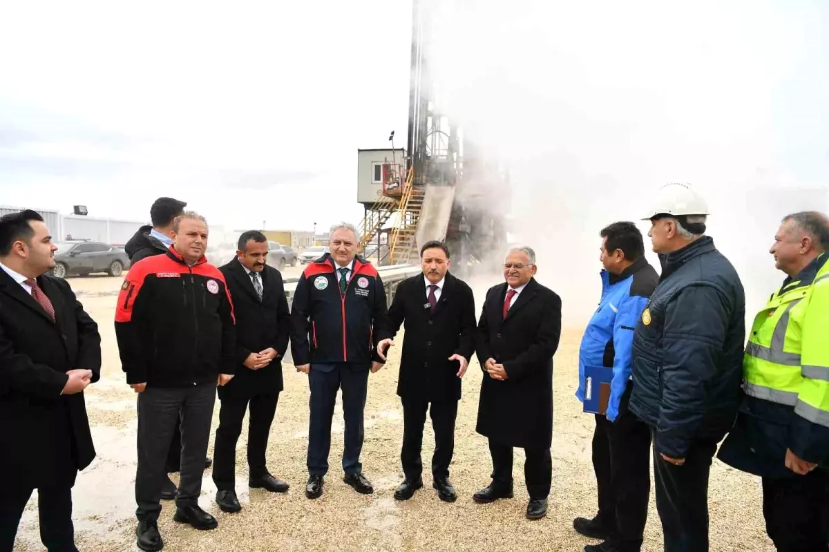 Kayseri Jeotermal Sera Projesi 6. Kuyuda Sıcak Su Kaynağına Ulaştı