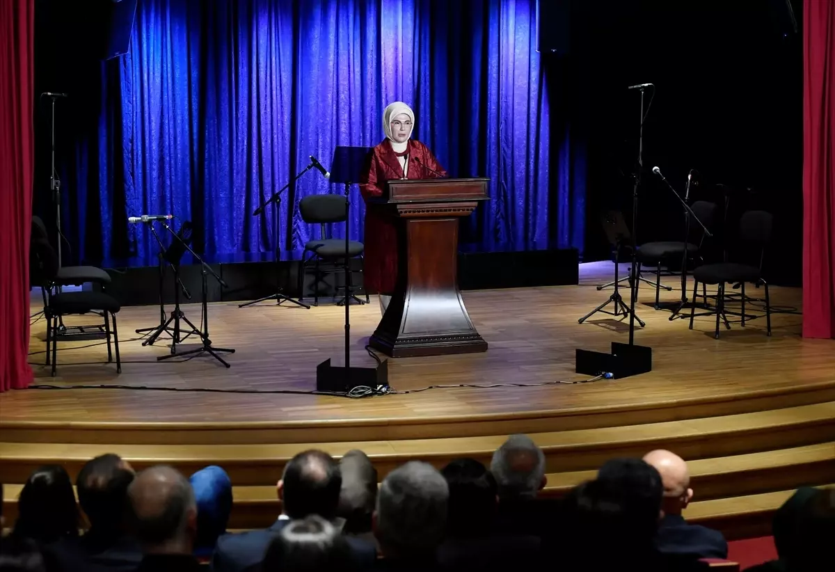 Emine Erdoğan, Palet Türk Müziği İlkokulu'nda Sanat ve Beslenme Bağlantısını Vurguladı