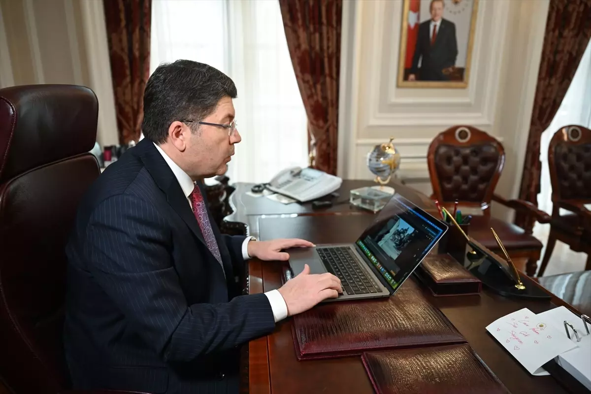 Adalet Bakanı Yılmaz Tunç, 2025 Yılının En İyi Karelerini Seçti