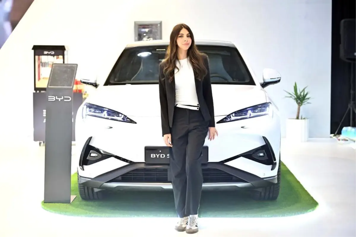 Kuveyt'te Elektrikli Araçların Parladığı Otomobil Fuarı