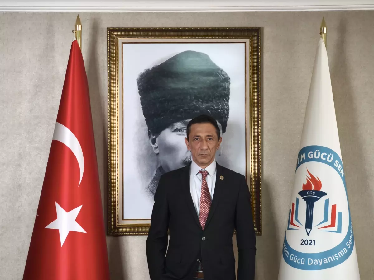 Öğretmenlerin Barınma ve Askerlik Belirsizliği: Sendika Başkanı Özat'tan Açıklamalar