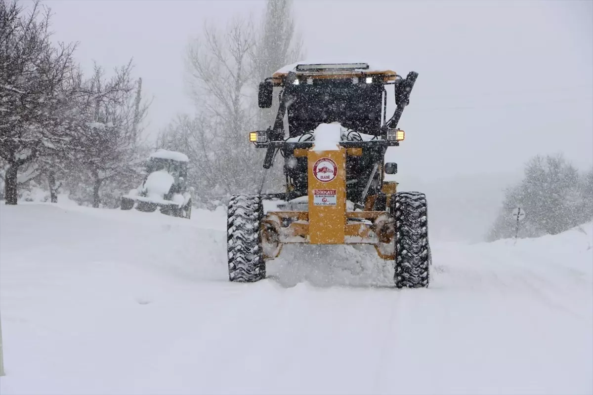 Elazığ ve Siirt’te Kar Yağışı Sonrası 159 Köy Yolu Yeniden Açıldı