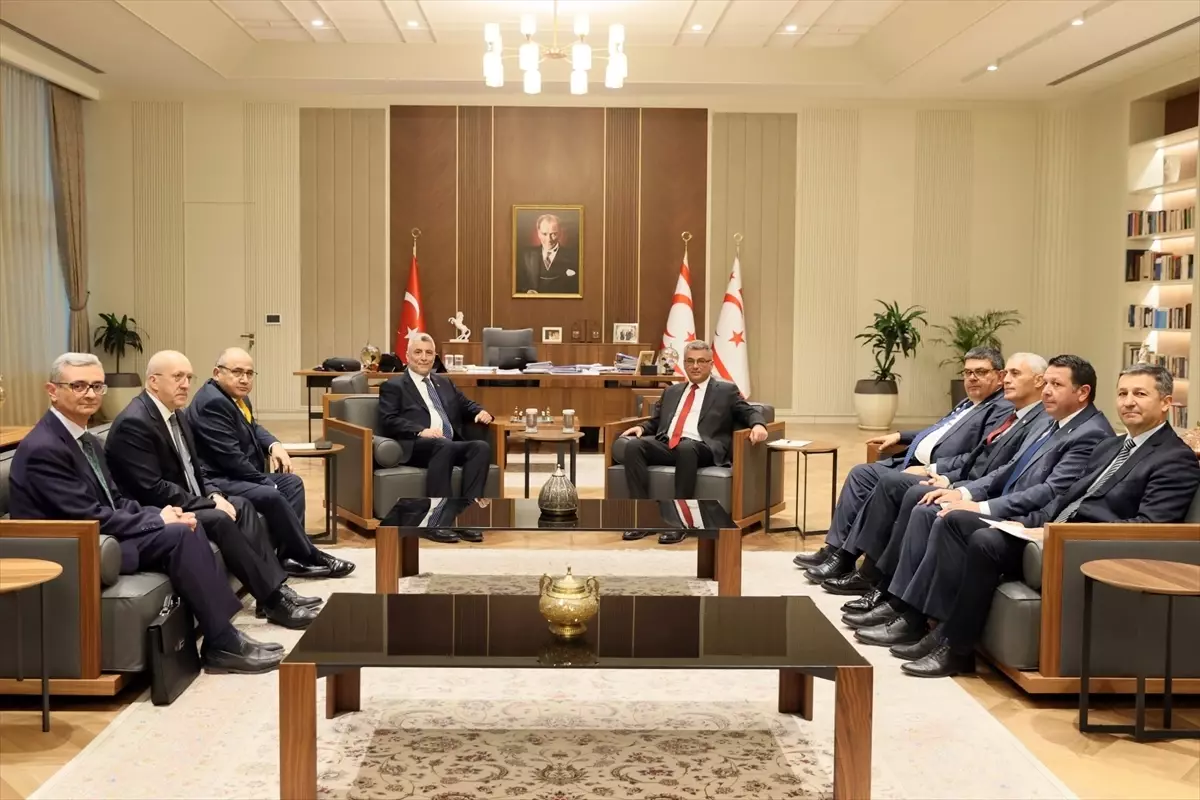 KKTC Cumhurbaşkanı Erhürman, Ticaret Bakanı Bolat ve Heyetini Karşıladı