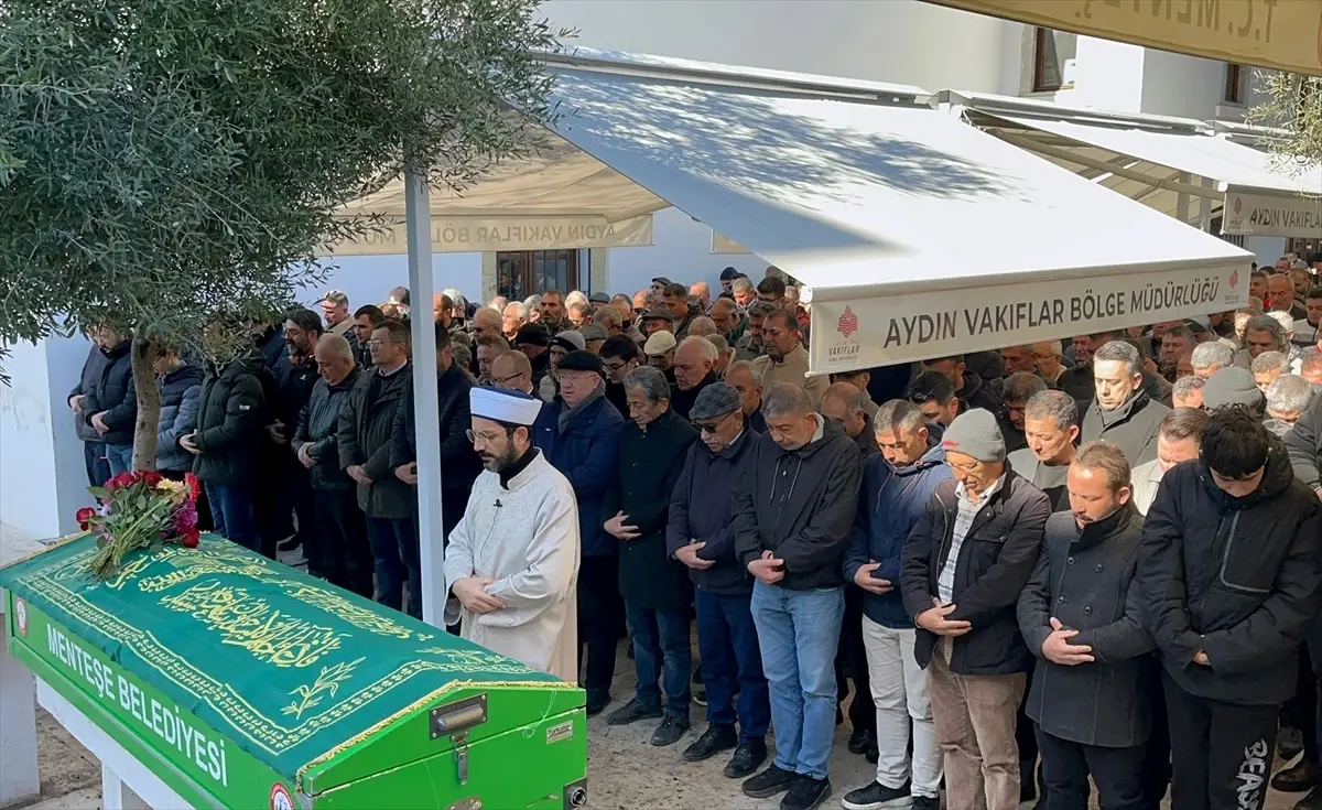 Marmaris'te Tekne Kazasında Hayatını Kaybeden İhsan Öztürk'ün Cenazesi Toprağa Verildi