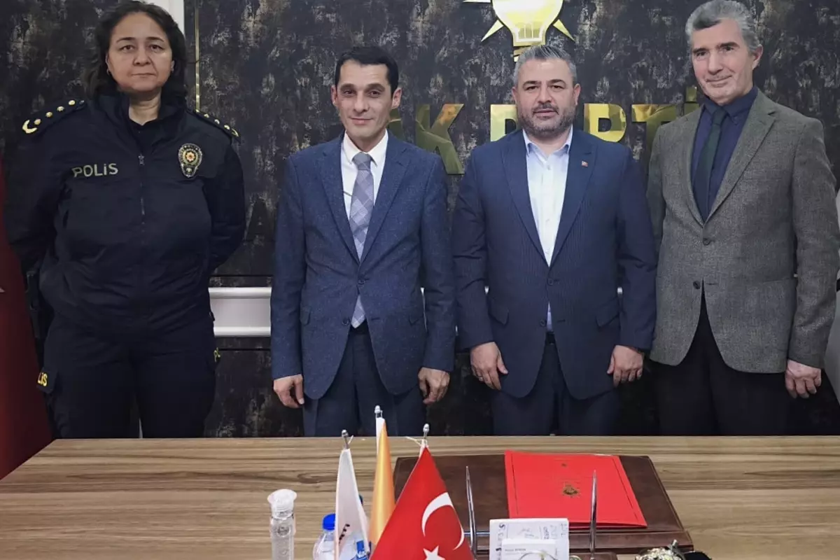 Narlıdere Kaymakamı Kadir Eser’in AK Parti İlçe Başkanlığı Ziyareti Sosyal Medyada Gündemde