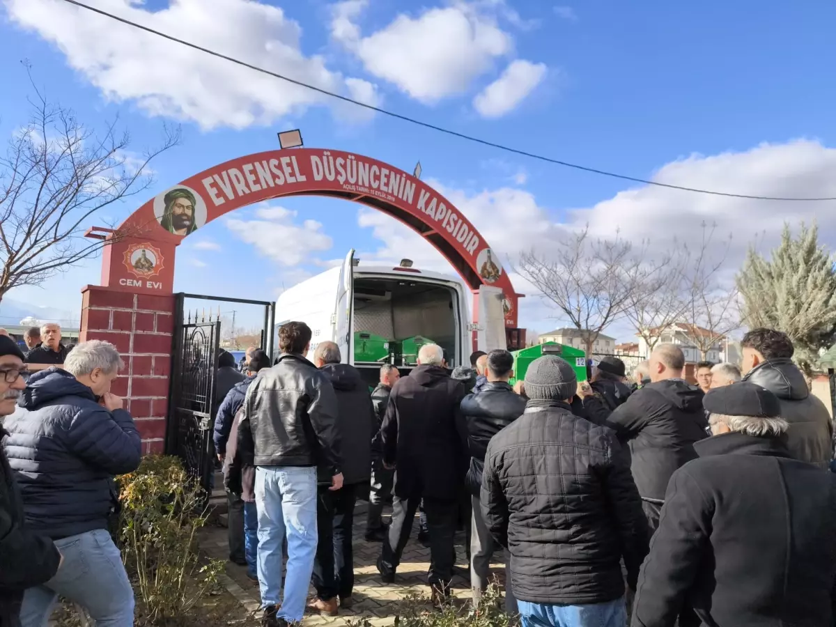 İnegöl'de Alkollü Sürücünün Nedeniyle Meydana Gelen Kazada Hayatını Kaybeden Gençler Defnedildi