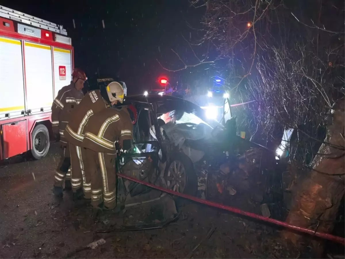 İnegöl'de Alkollü Sürücünün Çarptığı Kazada İki Genç Hayatını Yitirdi