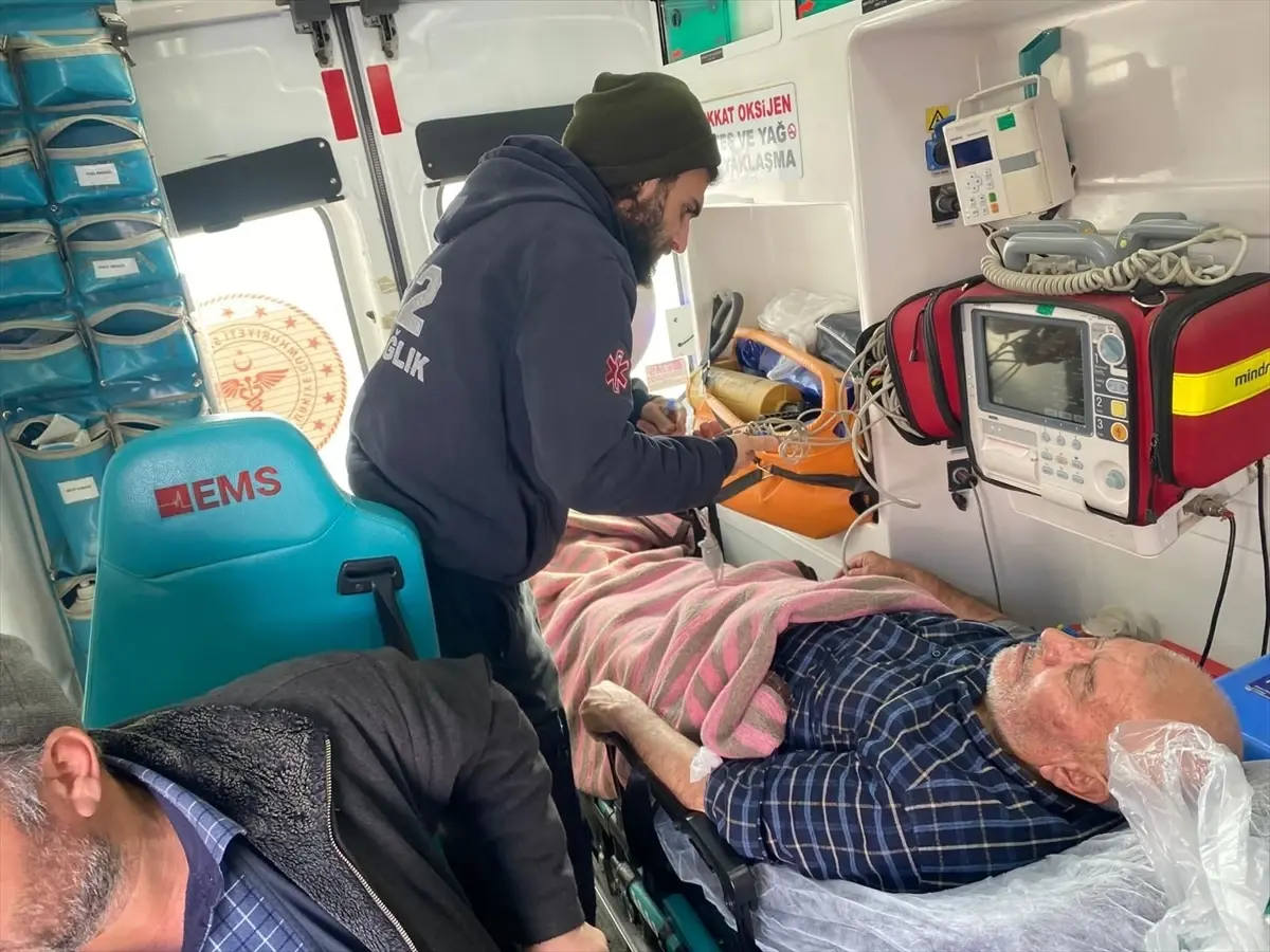 Siirt’te Karla Kapalı Yollarda Hasta Kurtarma Operasyonu Gerçekleşti