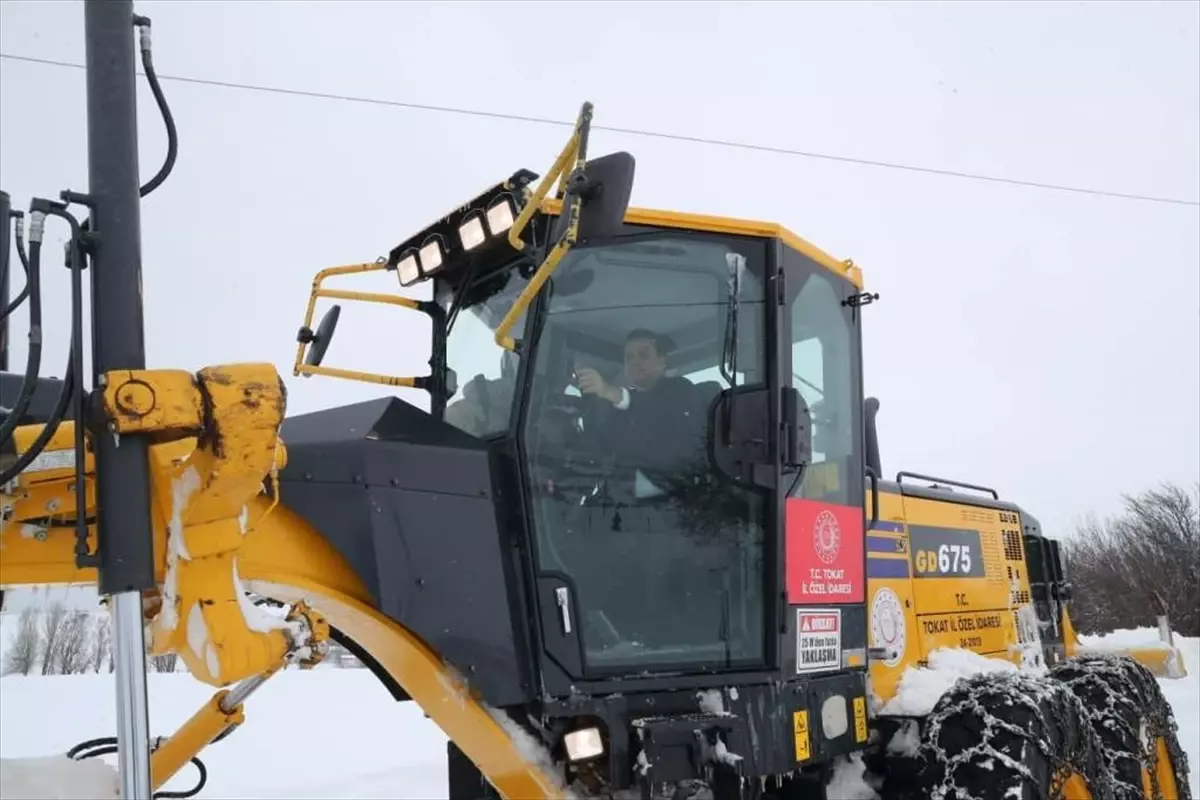 Tokat Valisi Köklü, Karla Mücadele Ekiplerini Yerinde İnceledi