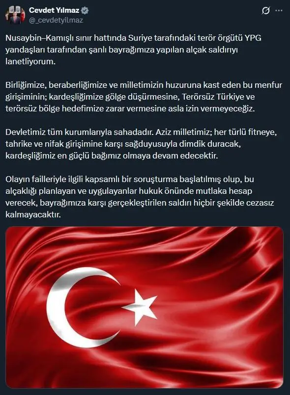 Cevdet Yılmaz'ın bayrakla ilgili açıklama yaptığı an