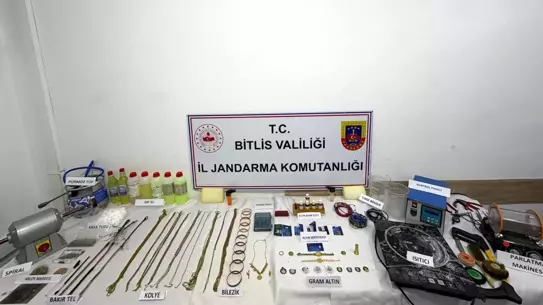 Operasyon sırasında ele geçirilen sahte altın örnekleri