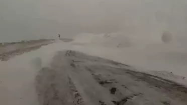 Karayolları ekiplerinin çığ temizleme çalışması