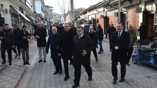 Vali Özarslan'ın Boyabat'taki inşaat sahasını denetlemesi