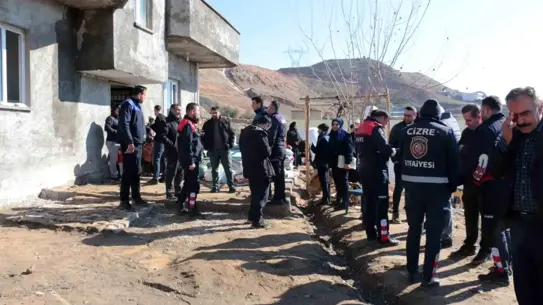 Cizre’de dev kayaların ev üzerine düşmesi