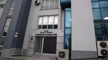 Laboratuvar içinde analiz ekipmanları