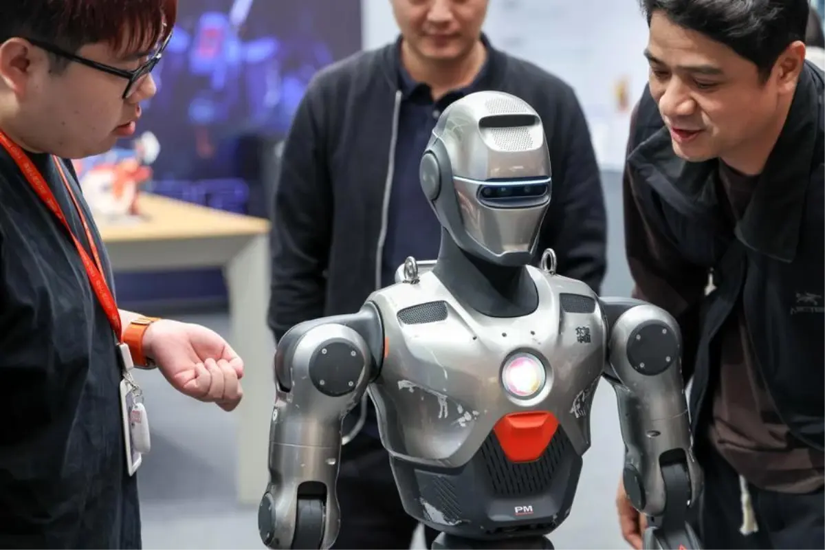 Shenzhen'de AI ve 3D Yazıcıları Barındıran Yeni Perakende Mağazaları Açıldı