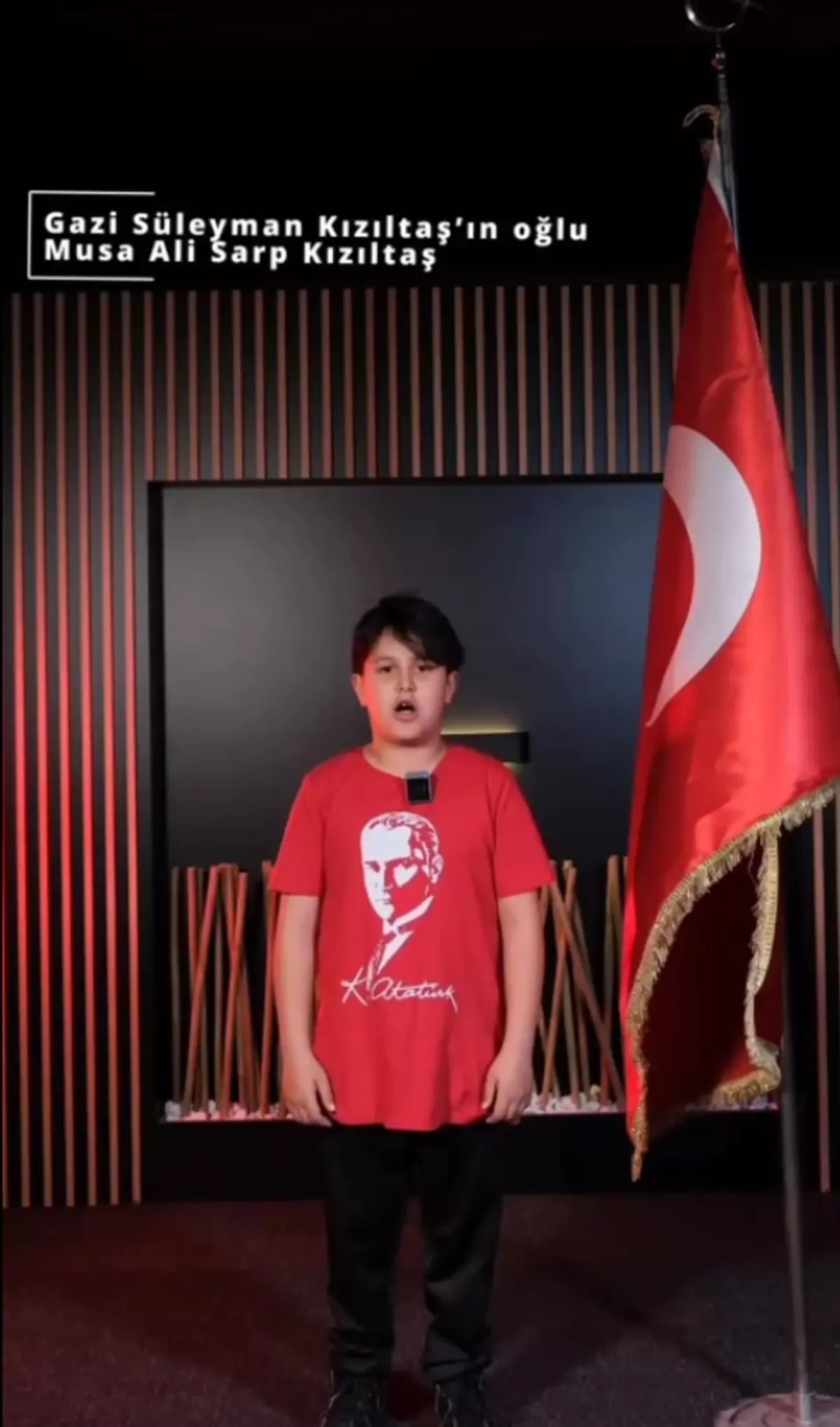 Gazi Çocukları İstiklal Marşıyla Bayrak Saldırısına Karşılık Verdi