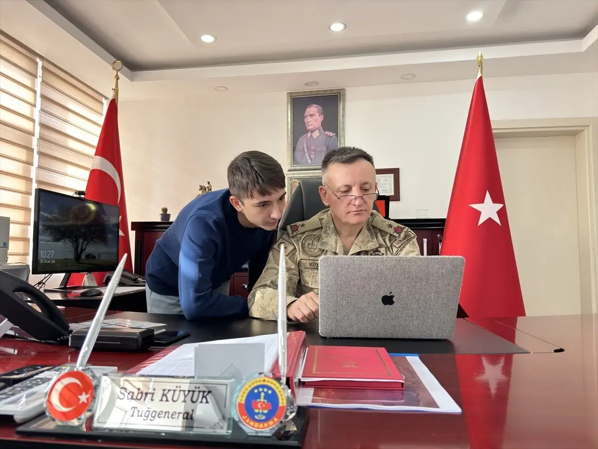 Bingöl Jandarma Komutanı Küyük, AA’nın Yılın Kareleri Oylamasında Seçkin Fotoğrafları Belirledi