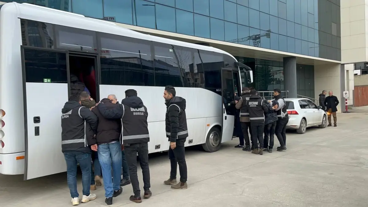 Bursa’da Molotof Saldırısı: 8 Şüpheli Gözaltına Alındı