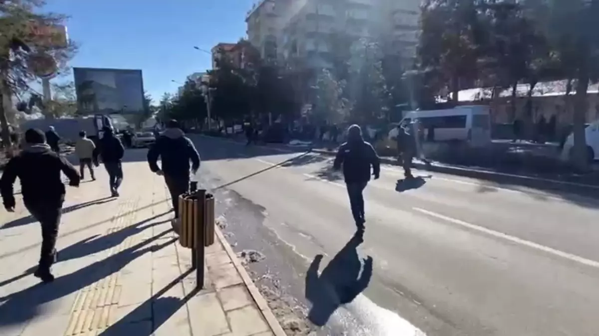 Diyarbakır Adliyesi'nde Cinayet Davası Sonrası Kavgaya Polis Müdahalesi